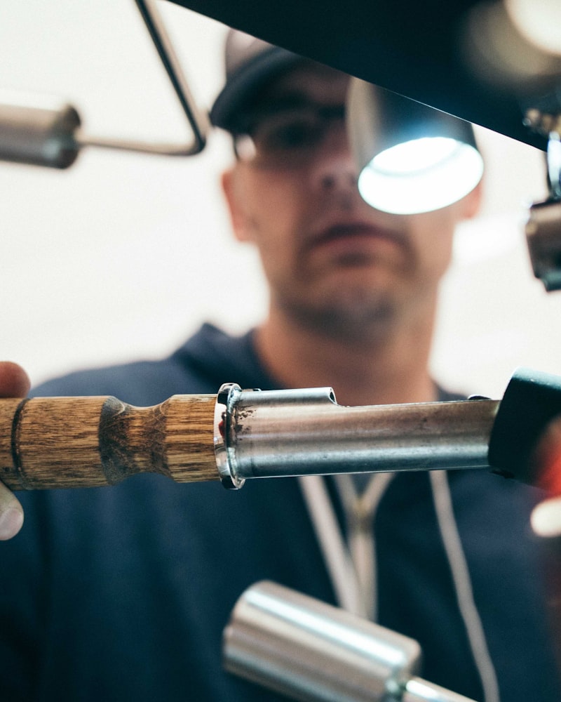 VSport手机应用程序界面展示，显示实时比分和直播功能